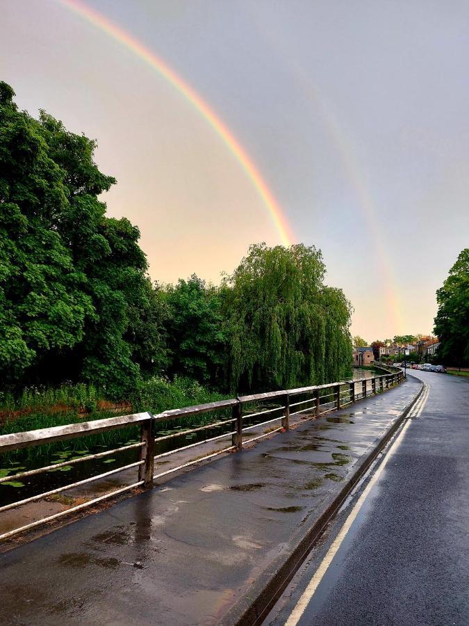 Riverside York Bagian luar foto
